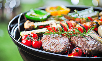 Grill mit Fleisch und Genüse - vhs Demohausen - www.itemkg.de