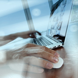 Hand am Laptop und der MAus - vhs Demohausen - www.itemkg.de